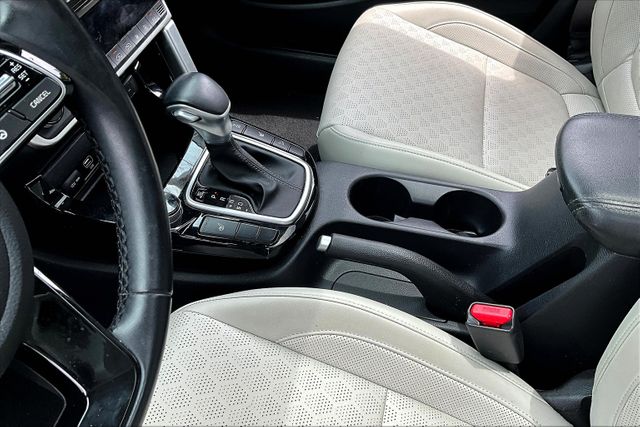 Vehicle image 21 of 33