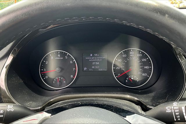 Vehicle image 17 of 33