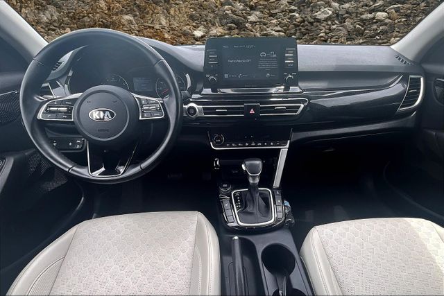 Vehicle image 13 of 33