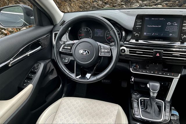 Vehicle image 12 of 33