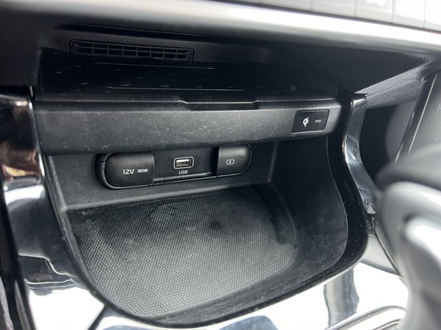 Vehicle image 24 of 36