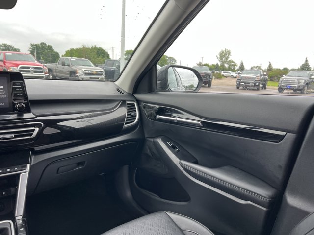 Vehicle image 14 of 36