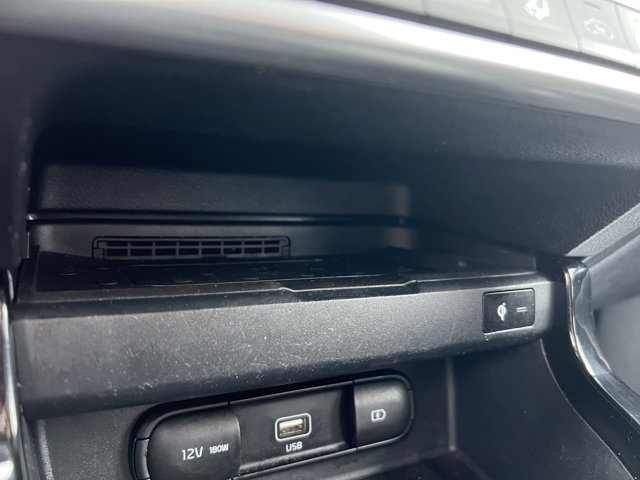 Vehicle image 25 of 36