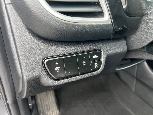 Vehicle image 17 of 36
