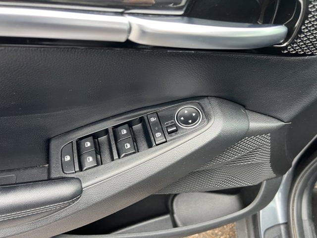 Vehicle image 15 of 36