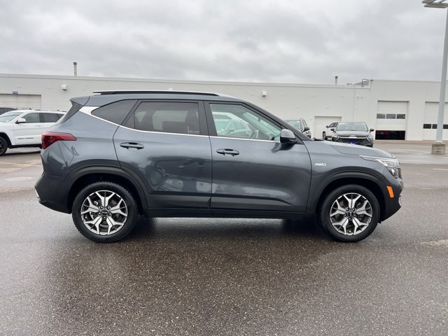 Vehicle image 4 of 36
