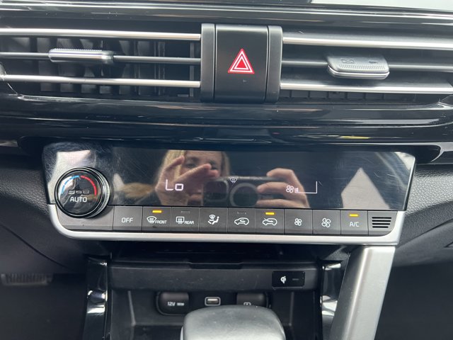 Vehicle image 23 of 36