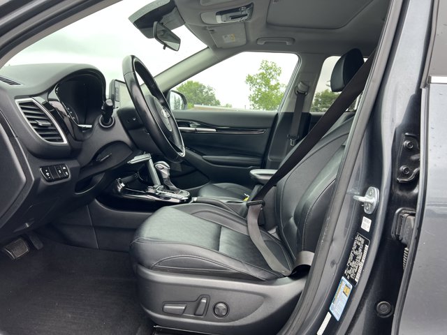 Vehicle image 16 of 36