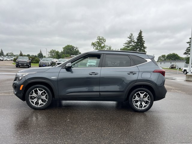 Vehicle image 8 of 36