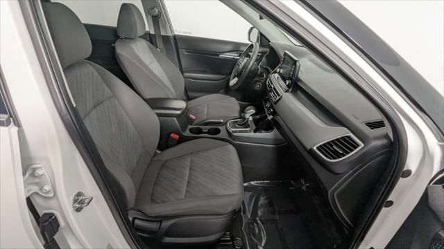Vehicle image 29 of 35