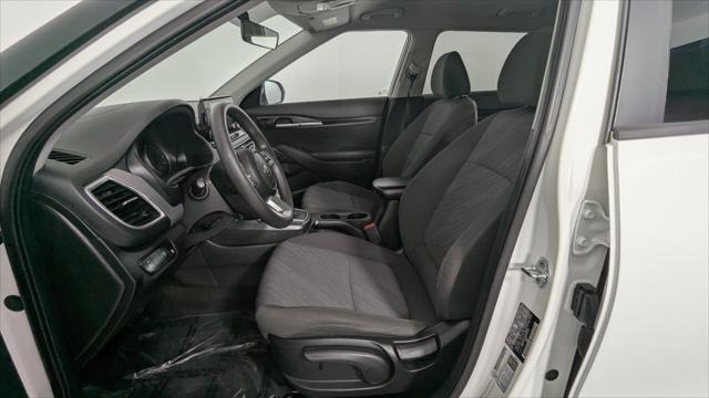 Vehicle image 11 of 35