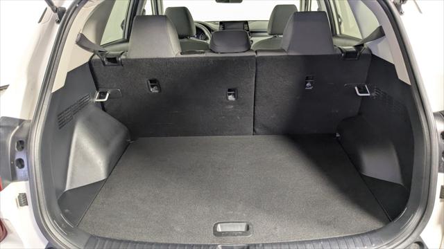 Vehicle image 31 of 35