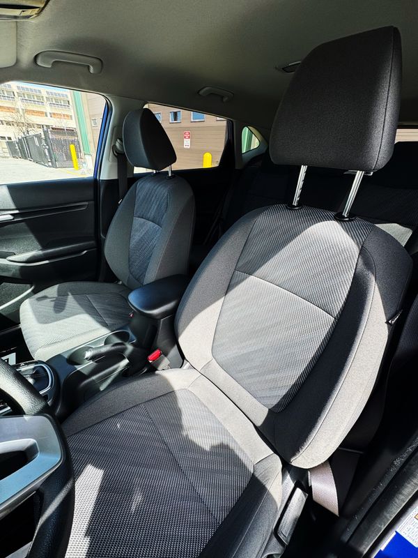 Vehicle image 11 of 15