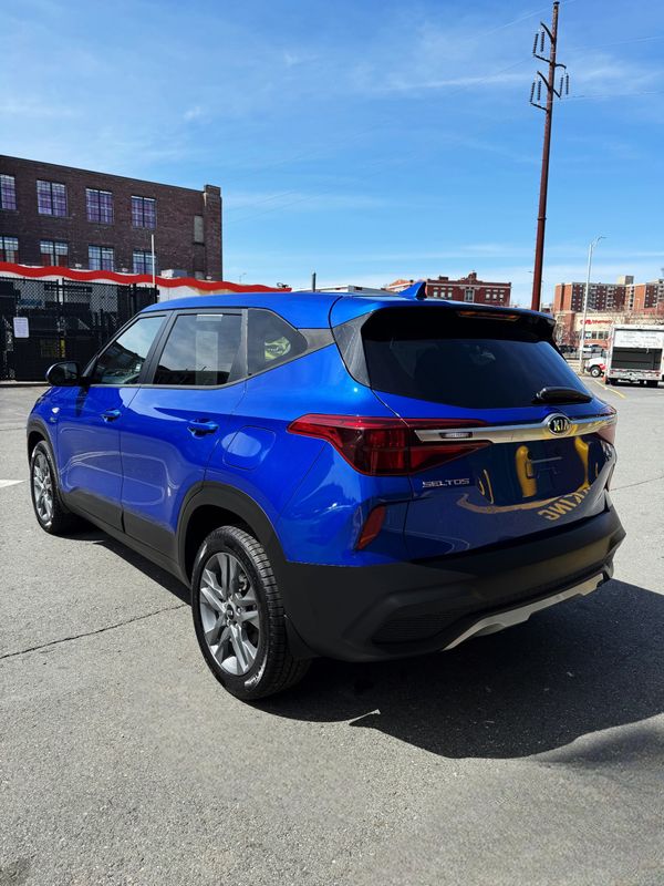 Vehicle image 6 of 15
