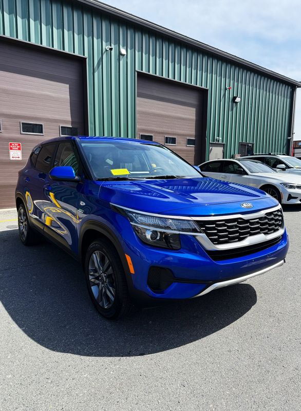 Vehicle image 3 of 15