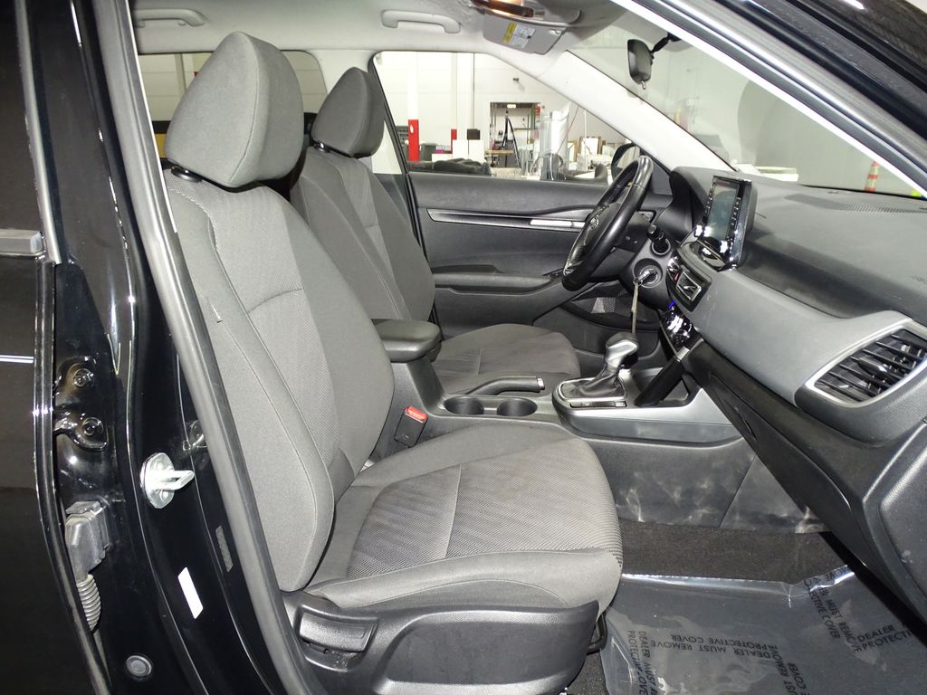 Vehicle image 10 of 26
