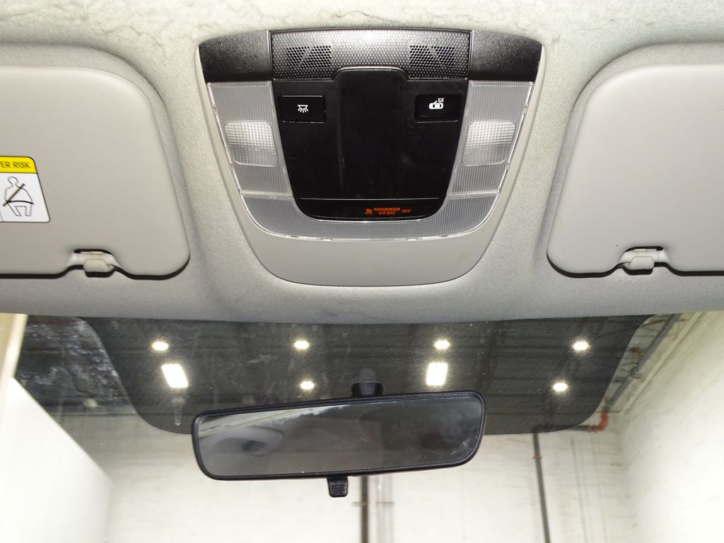 Vehicle image 18 of 26
