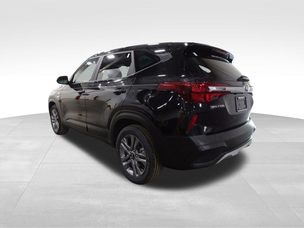 Vehicle image 6 of 26
