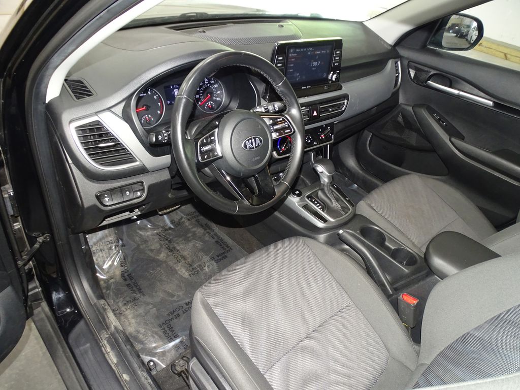 Vehicle image 13 of 26