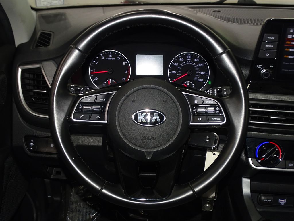 Vehicle image 14 of 26