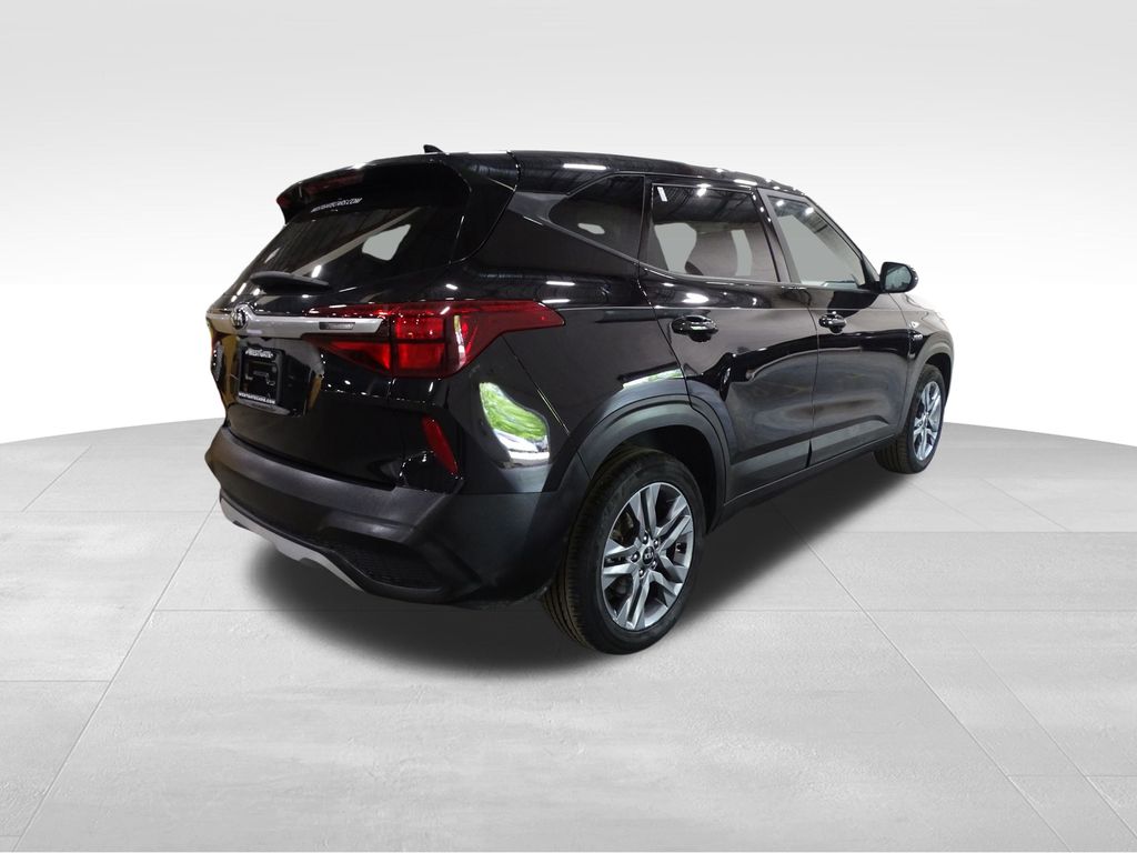 Vehicle image 4 of 26