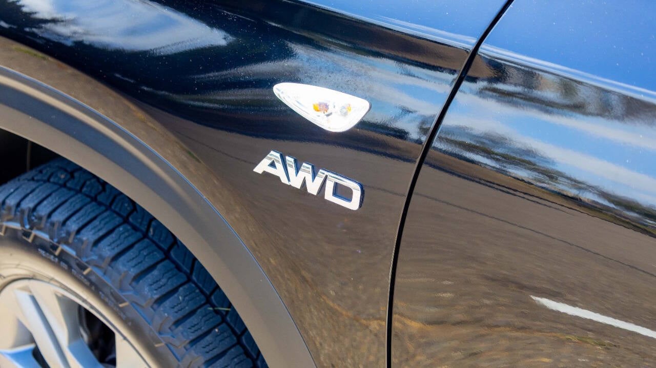 Vehicle image 26 of 27