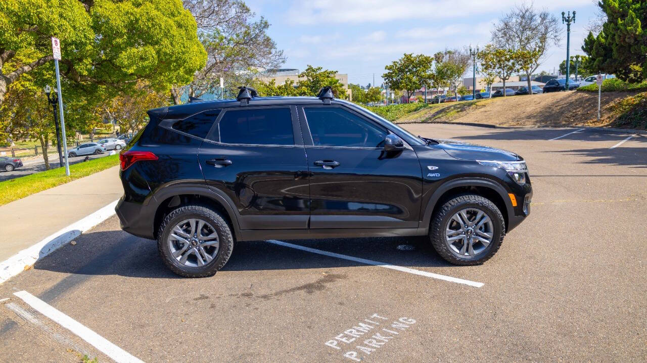 Vehicle image 6 of 27