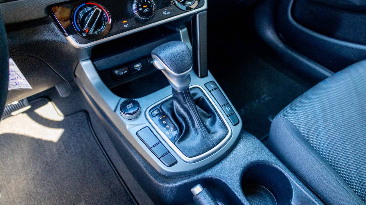 Vehicle image 23 of 27