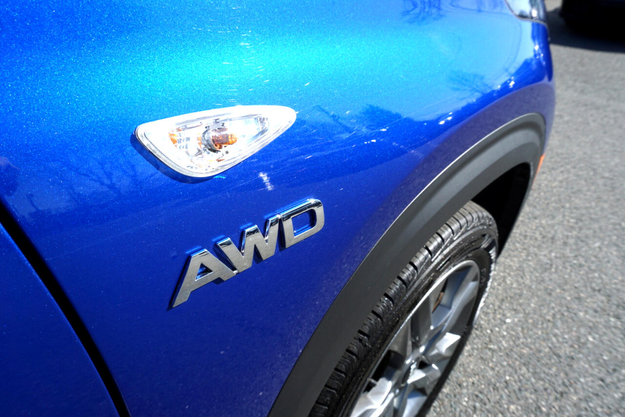 Vehicle image 7 of 19