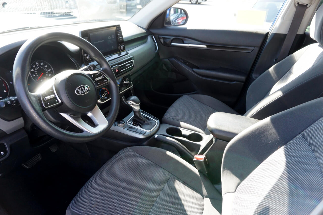 Vehicle image 13 of 19