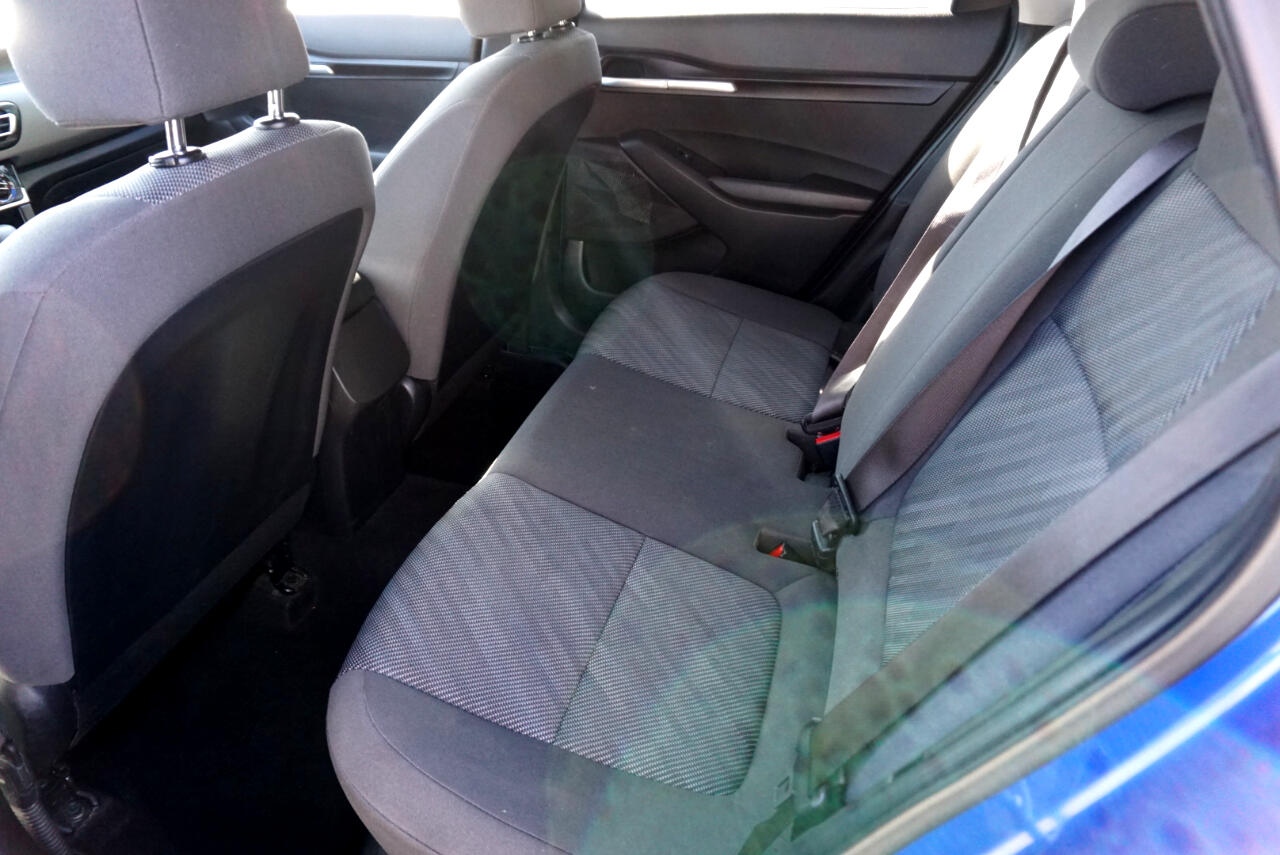 Vehicle image 10 of 19