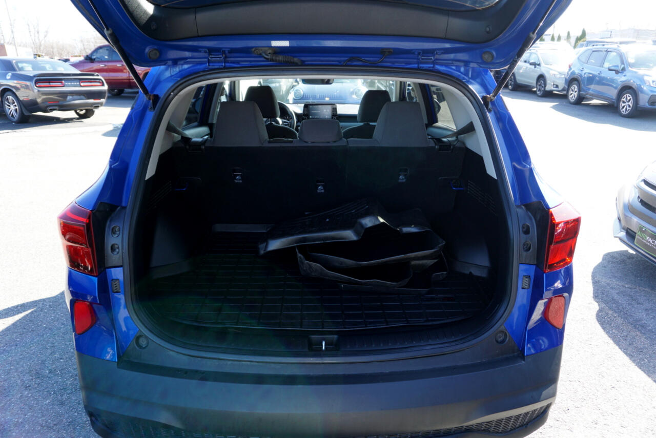 Vehicle image 9 of 19