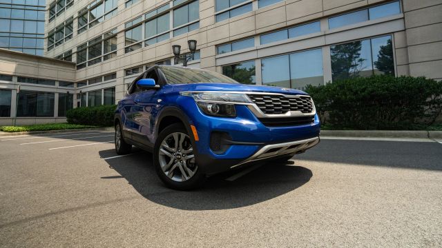 2021 Kia Seltos LX Image 3 of 42