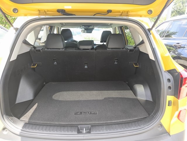 Vehicle image 8 of 21