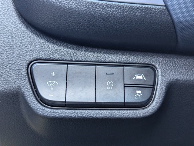 Vehicle image 19 of 21