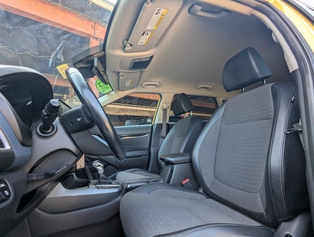 Vehicle image 11 of 21