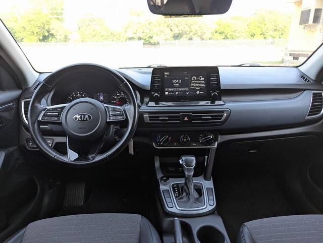 Vehicle image 12 of 21
