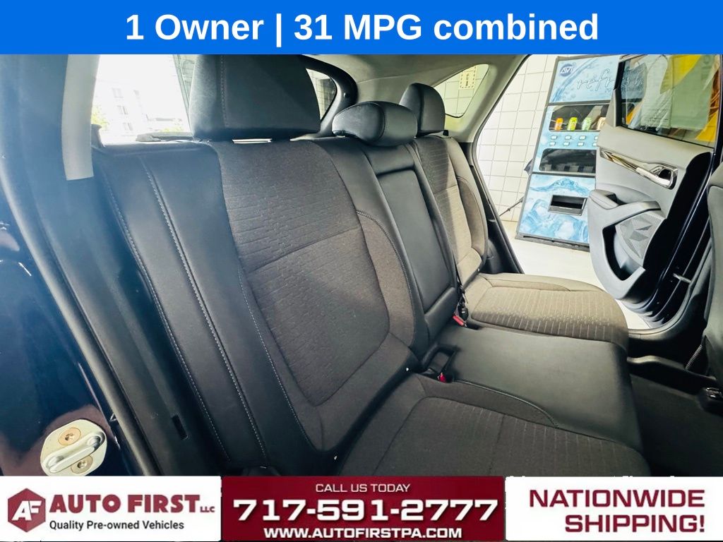 Vehicle image 23 of 26