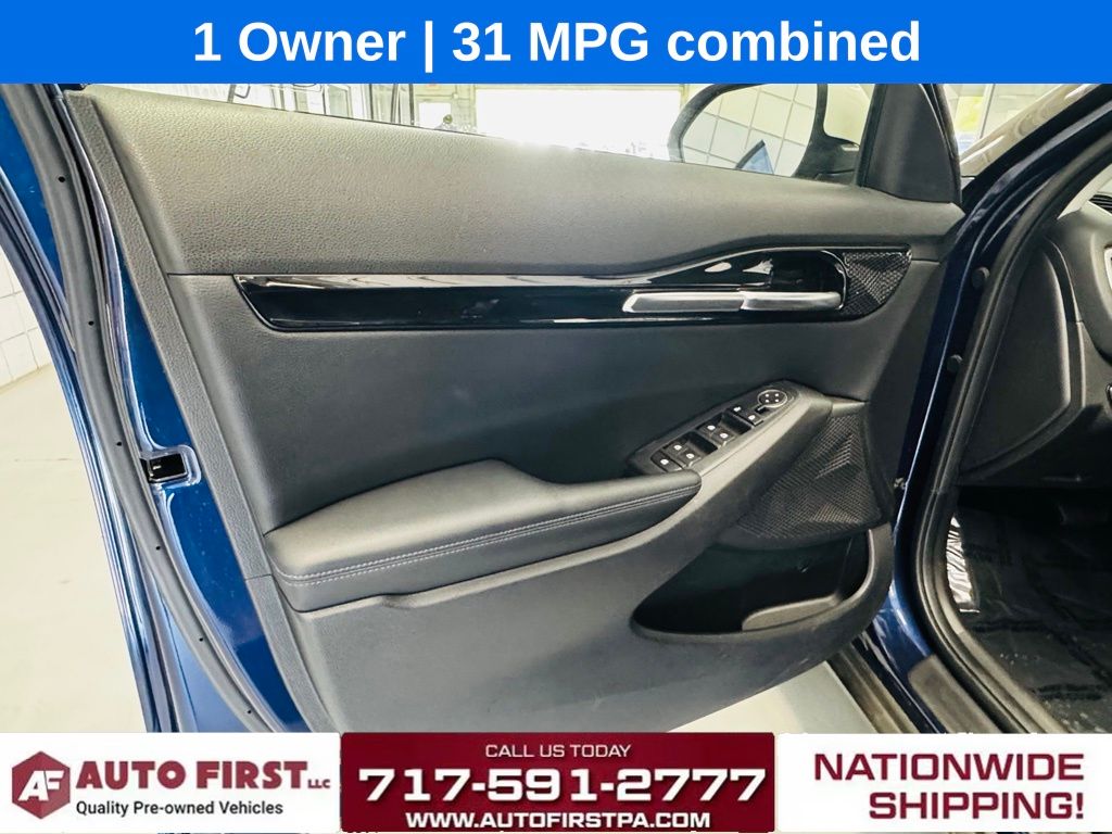 Vehicle image 10 of 26