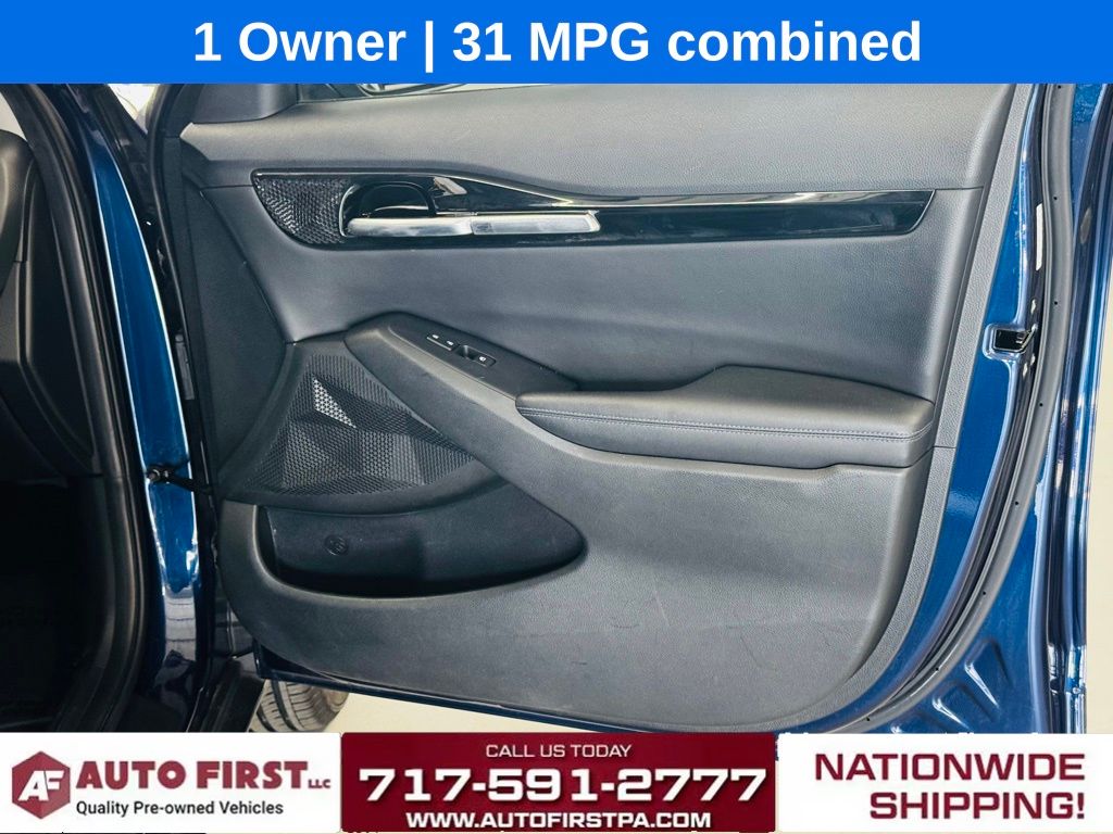 Vehicle image 24 of 26
