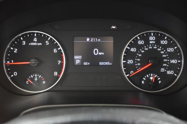 Vehicle image 23 of 30