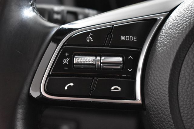 Vehicle image 21 of 30