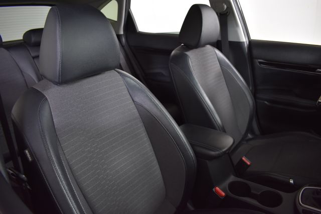 Vehicle image 18 of 30