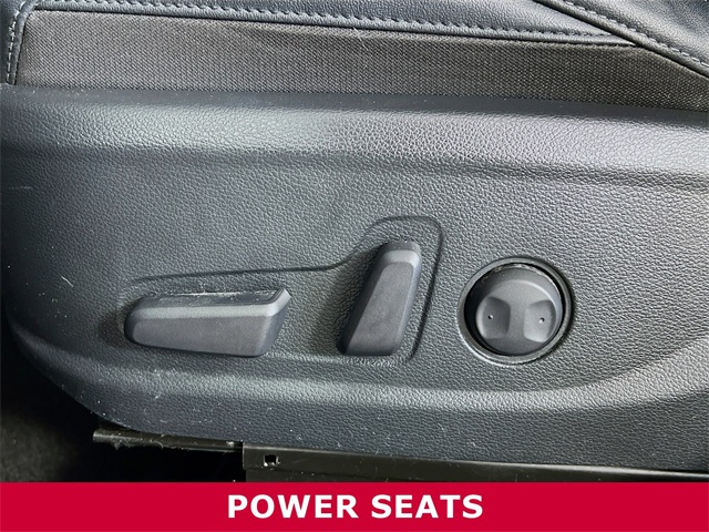 Vehicle image 9 of 34