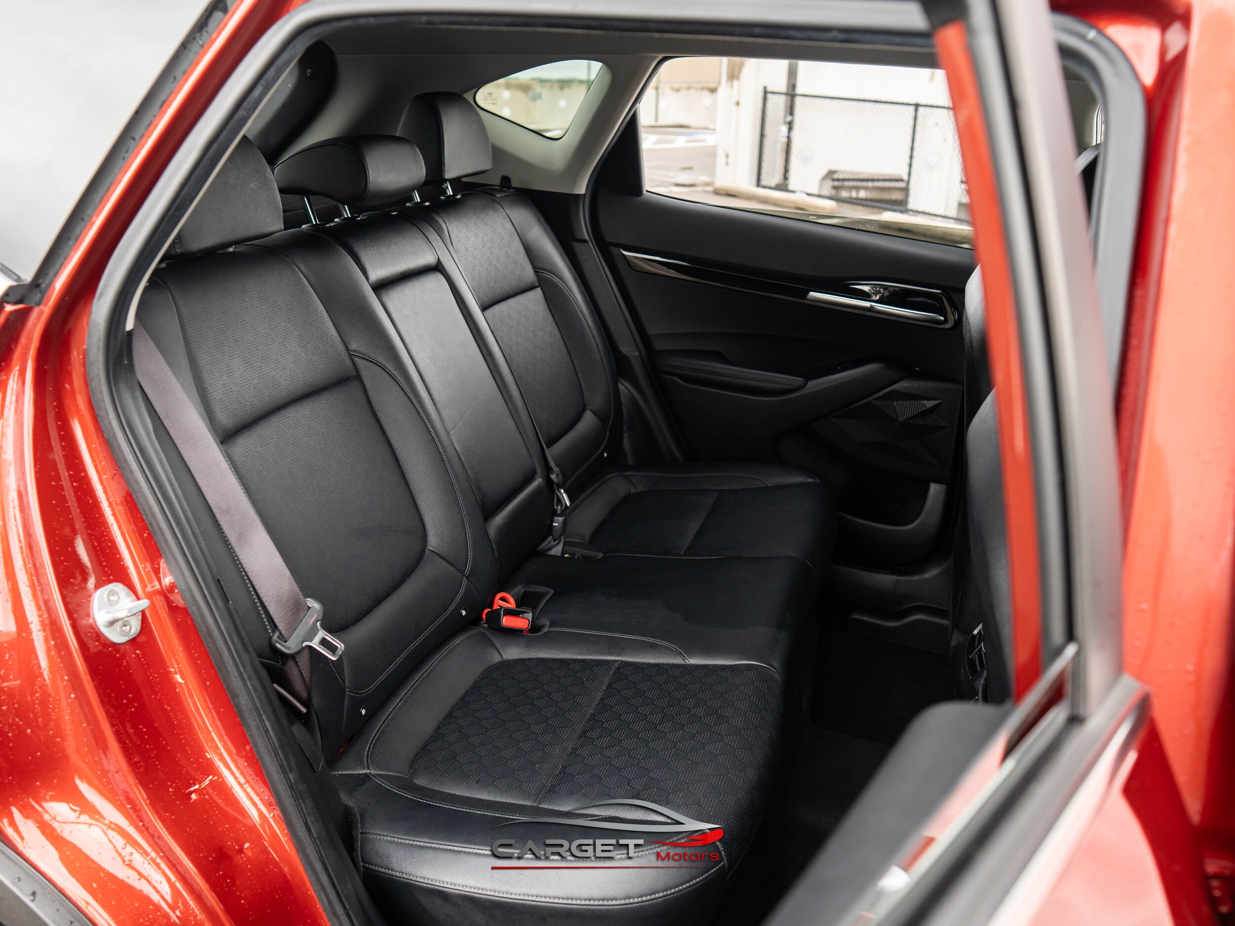 Vehicle image 18 of 49