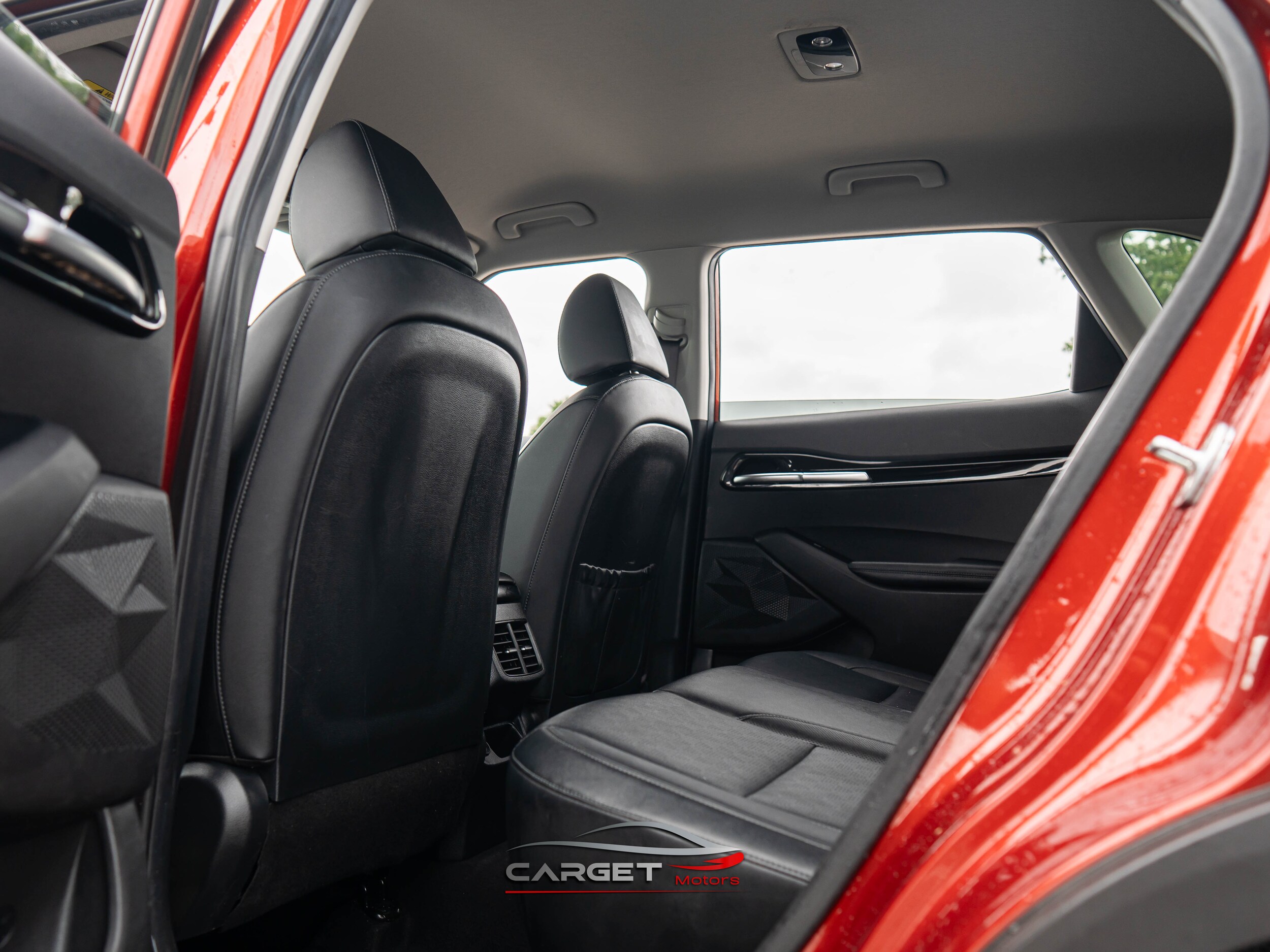 Vehicle image 21 of 49