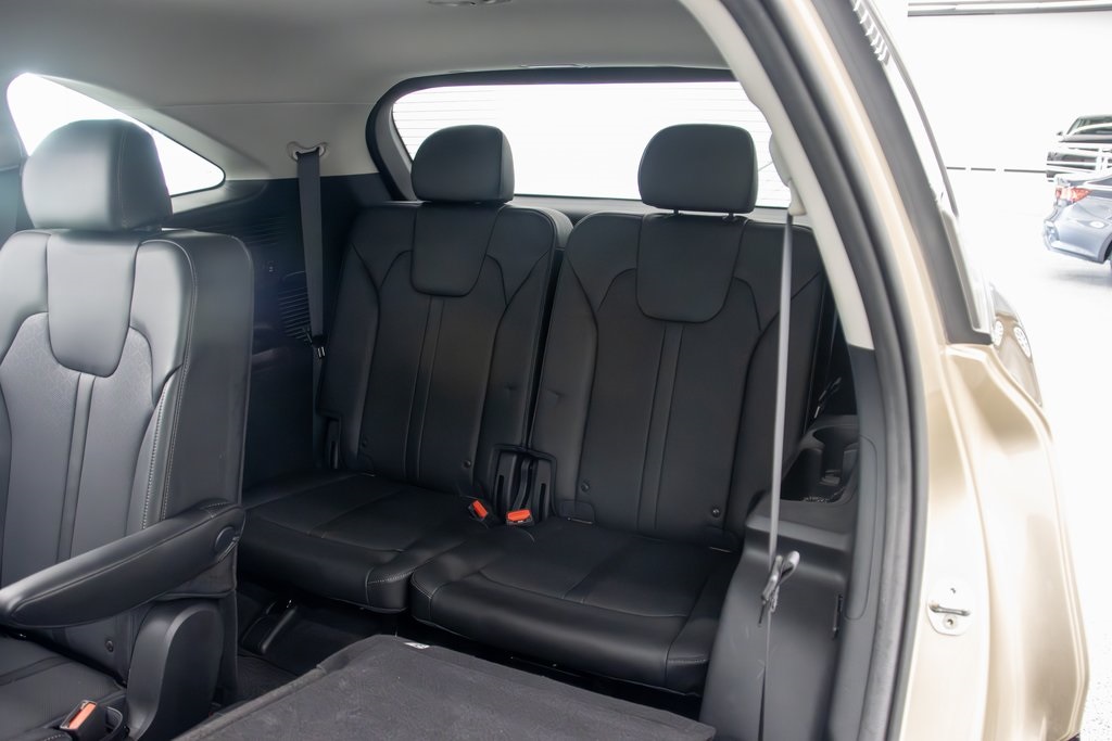 Vehicle image 12 of 30