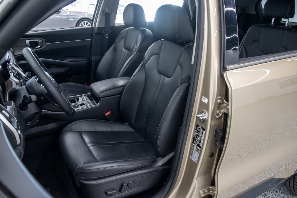 Vehicle image 9 of 30