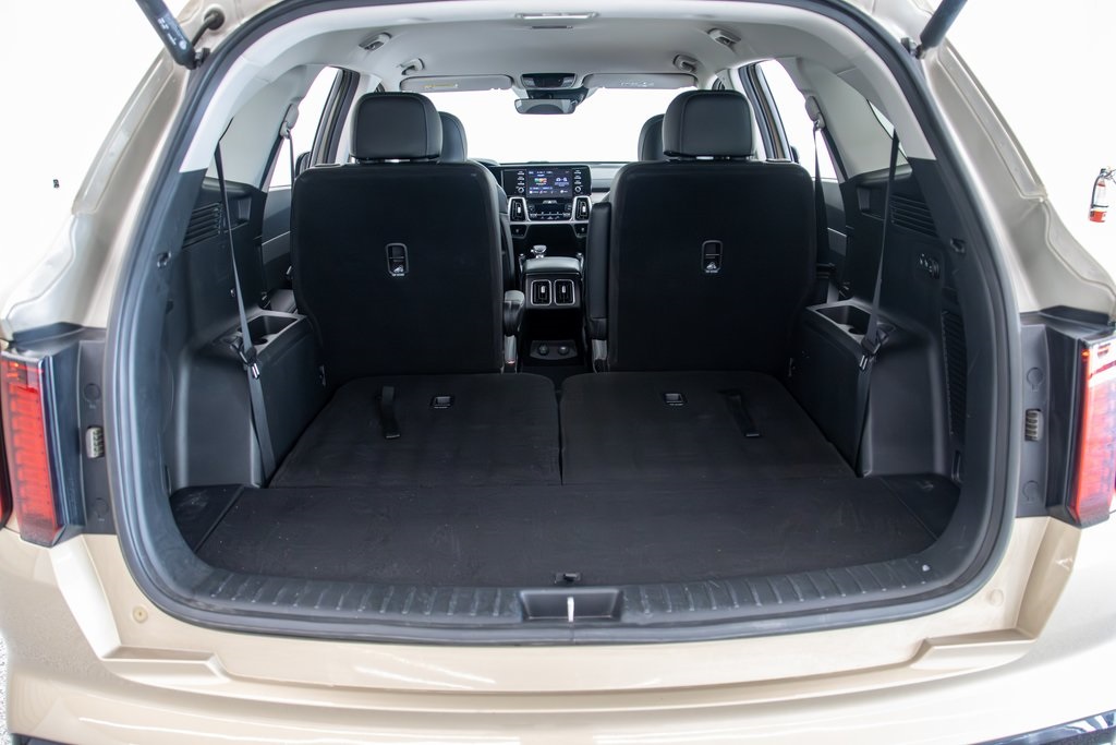 Vehicle image 15 of 30