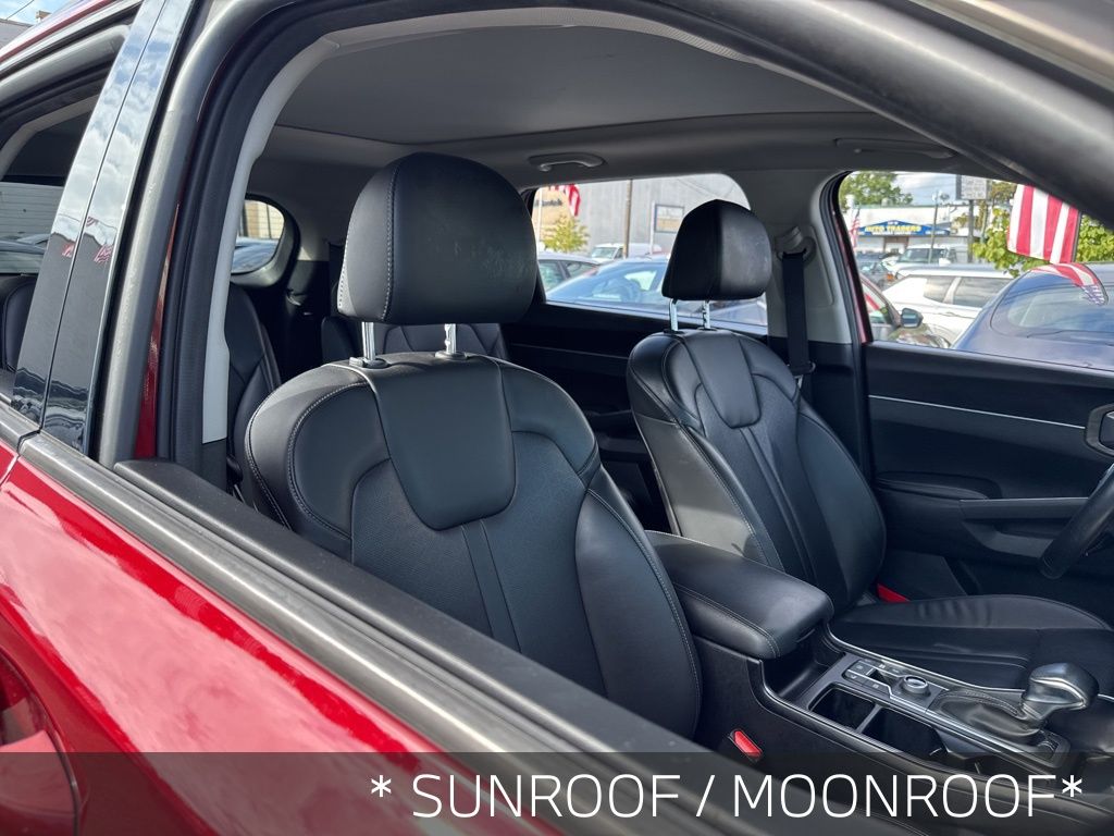 Vehicle image 9 of 32